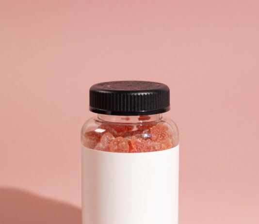 영양소 결핍과 그 예방책 a jar of food